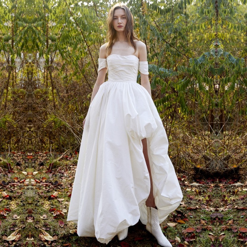 Photography With Lighting - Gaun Pengantin Sederhana Tanpa Tali Satu