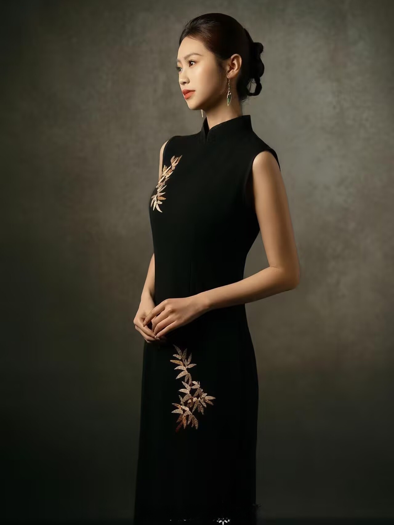 Studio Fotografi Potret Hitam  - Lighting In Photography Studio ulasan dan harga